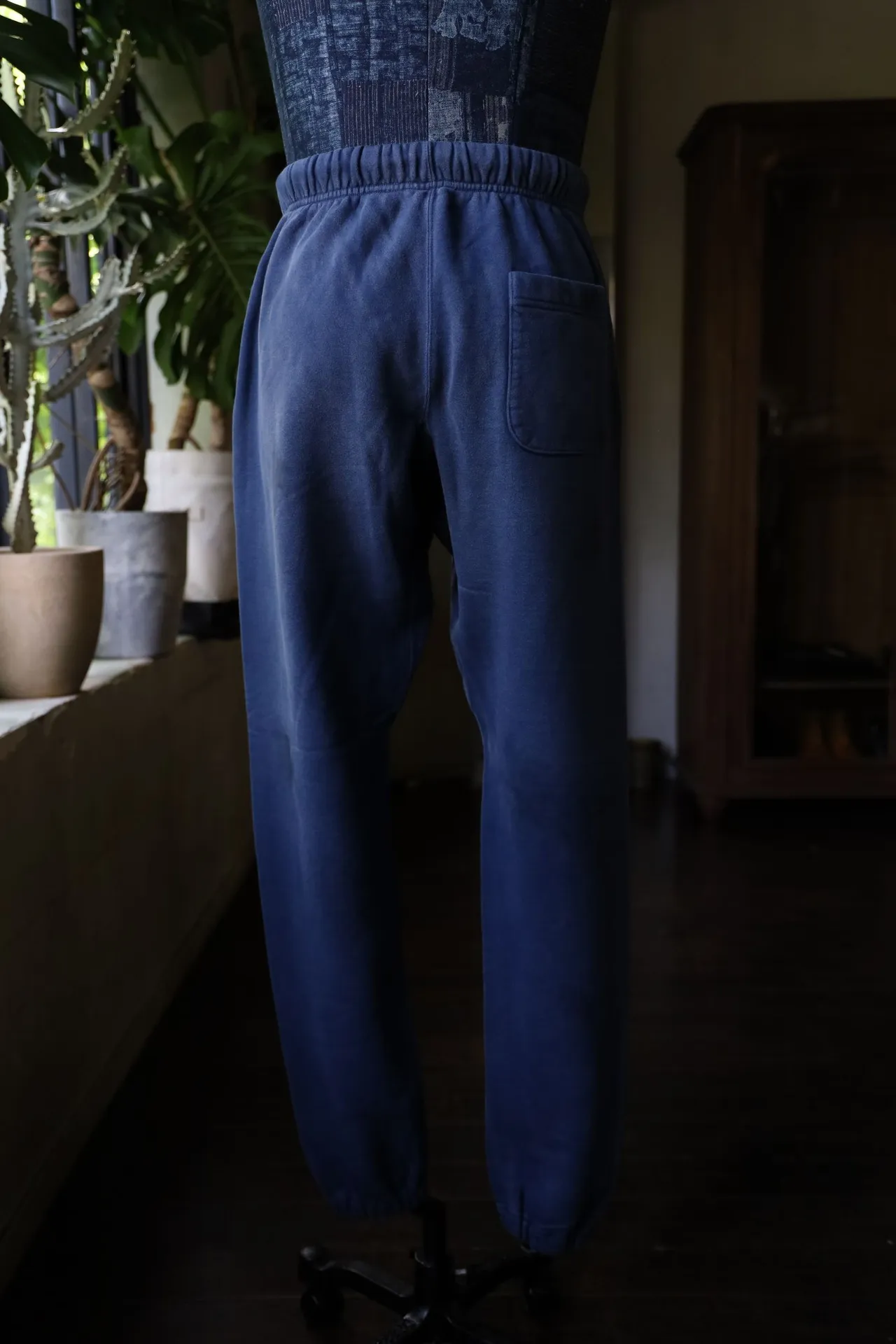SAINT M×××××× ANGEL SWEATER PANTS/NAVY Angel Reborn Blue Sweatpants Washed Blue S-XL Assute Garment Dyeing Full Clothes Water Fading Dirty and Distressed New Vintage Ceiling God Cut Original Same Style